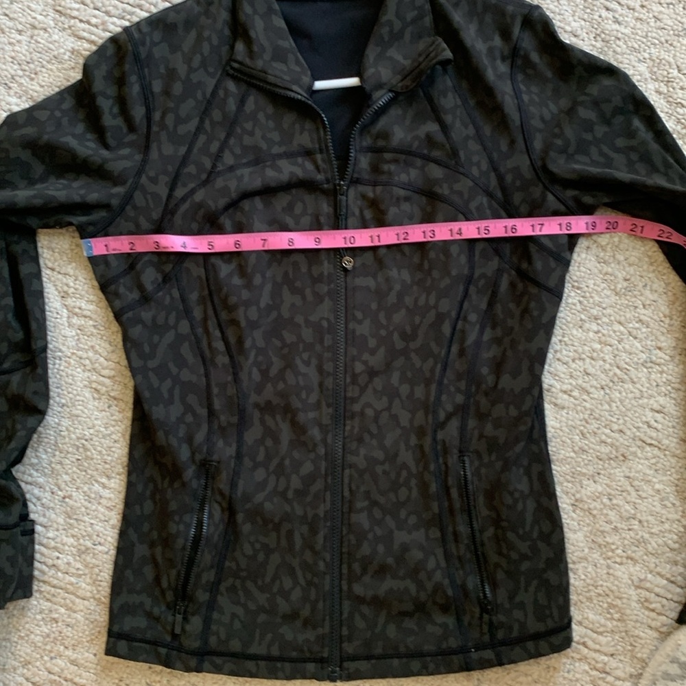 Lululemon Running Jacket - Picture 5 of 9